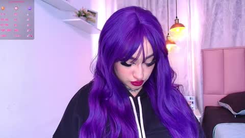 Snapshot of greennbella chatting on 01.13.25 online show from 01.13.25