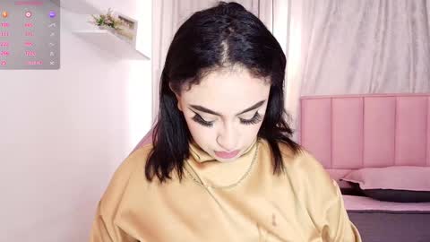 Snapshot of greennbella chatting on 01.21.25 online show from 01.21.25