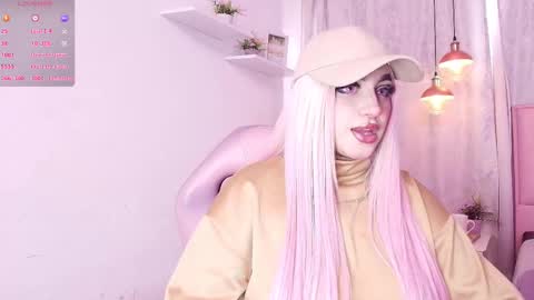 Snapshot of greennbella chatting on 02.17.25 online show from 02.17.25