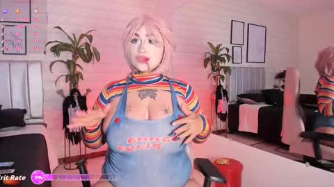 Snapshot of greennbella chatting on 10.08.25 online show from 10.08.25