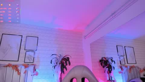 Snapshot of greennbella chatting on 10.21.25 online show from 10.21.25