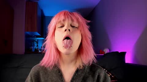 Greg-independent model online show from 01.16.25