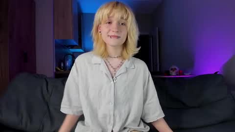 Greg-independent model online show from 03.08.25