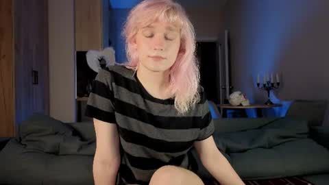 Greg-independent model online show from 06.25.26