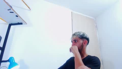 Snapshot of gregory_hardxx chatting on 12.16.25 GREGORY online show from 12.16.25