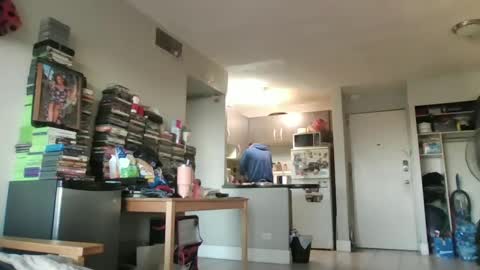 Snapshot of gregrev chatting on 09.25.25 gregrev online show from 09.25.25