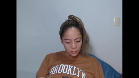 Snapshot of greicylondon chatting on 09.11.25 grey online show from 09.11.25