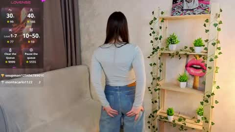 Snapshot of gretalinelle chatting on 05.25.26 Cutie Ellie online show from 05.25.26
