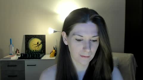 Snapshot of gretamiln chatting on 04.11.26 Greta online show from 04.11.26