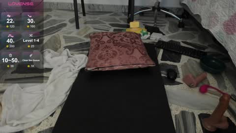 Snapshot of grettel__ chatting on 12.28.24 Gretel online show from 12.28.24