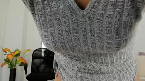 Snapshot of grettel__ chatting on 02.11.25 Gretel online show from 02.11.25