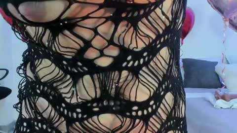 Snapshot of grettel__ chatting on 02.13.25 Gretel online show from 02.13.25