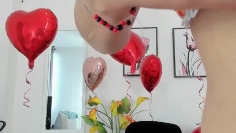 Snapshot of grettel__ chatting on 02.14.25 Gretel online show from 02.14.25