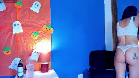 Snapshot of grettel__ chatting on 10.21.25 Gretel online show from 10.21.25