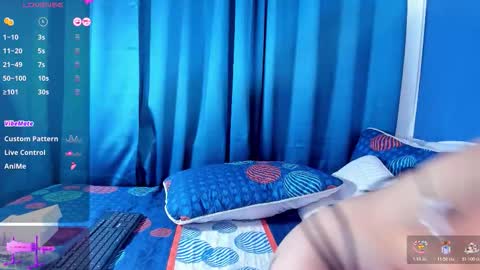 Snapshot of grettel__ chatting on 10.28.25 Gretel online show from 10.28.25