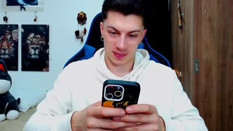 Snapshot of griego01 chatting on 12.03.24 griego01 online show from 12.03.24