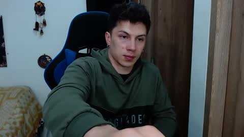 Snapshot of griego01 chatting on 01.05.25 griego01 online show from 01.05.25