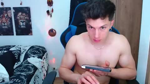 Snapshot of griego01 chatting on 01.23.25 griego01 online show from 01.23.25