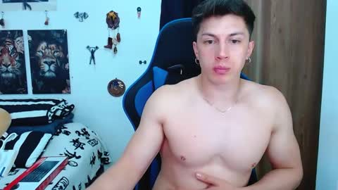 Snapshot of griego01 chatting on 02.14.25 griego01 online show from 02.14.25