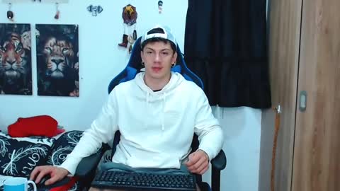 Snapshot of griego01 chatting on 02.27.25 griego01 online show from 02.27.25