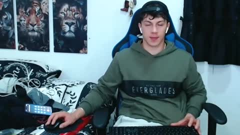 Snapshot of griego01 chatting on 03.06.25 griego01 online show from 03.06.25