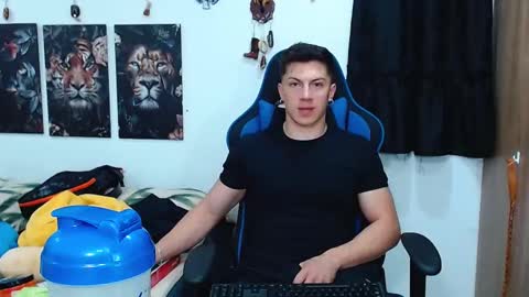 Snapshot of griego01 chatting on 03.11.25 griego01 online show from 03.11.25