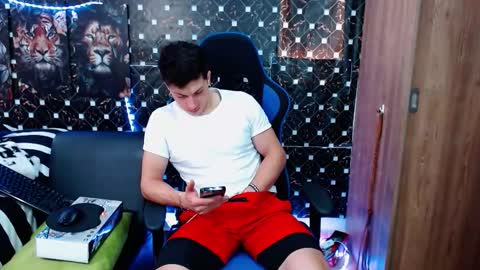 Snapshot of griego01 chatting on 09.10.25 griego01 online show from 09.10.25