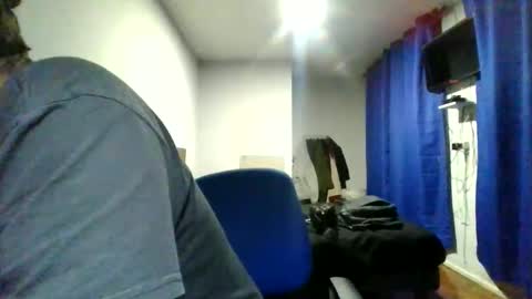 Snapshot of griegozorbatos chatting on 05.27.26 griegozorbatos online show from 05.27.26