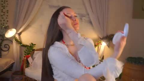 Snapshot of griselberumen chatting on 12.22.25 Gwen online show from 12.22.25