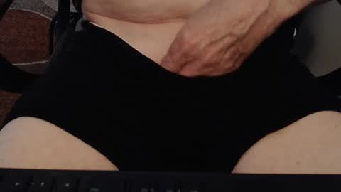 Snapshot of griz01 chatting on 09.28.25 griz01 online show from 09.28.25