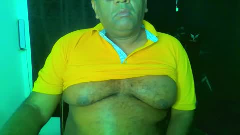 Snapshot of gryzzlybear chatting on 11.16.25 BEARGRYZZLY online show from 11.16.25