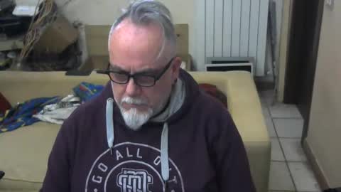 Snapshot of grz65 chatting on 04.06.26 GRIZZLY65 online show from 04.06.26