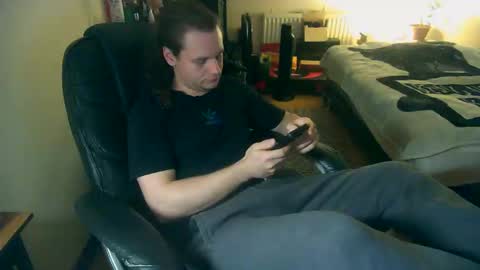 Snapshot of gsjw chatting on 11.23.25 Gizzy online show from 11.23.25