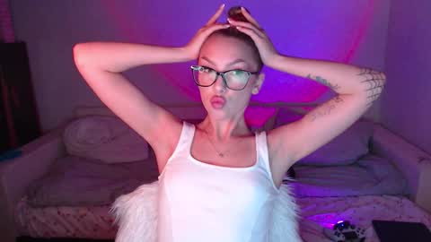 Snapshot of guilty_pleasureee chatting on 11.03.25 Marta online show from 11.03.25