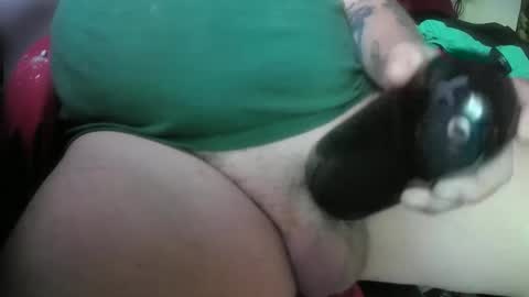 Snapshot of guitarmam7734 chatting on 10.01.25 tommy online show from 10.01.25