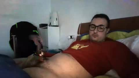 Snapshot of gullit93 chatting on 03.22.26 gullit93 online show from 03.22.26