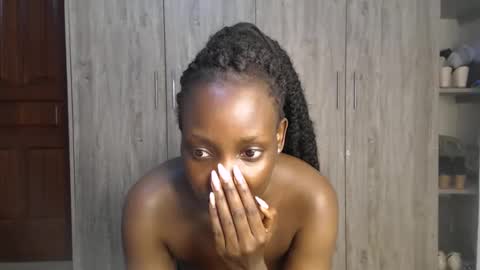 Snapshot of gulpess chatting on 01.09.25 Miss Incredible online show from 01.09.25