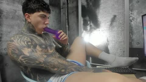 Snapshot of gury_tattoo chatting on 05.14.26 Gury online show from 05.14.26