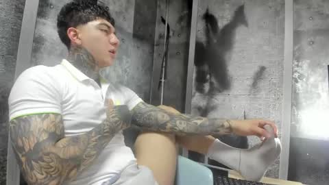 Snapshot of gury_tattoo chatting on 05.18.26 Gury online show from 05.18.26