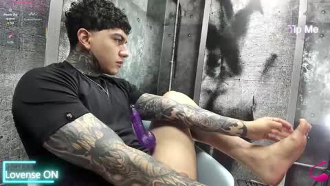 Snapshot of gury_tattoo chatting on 05.30.26 Gury online show from 05.30.26