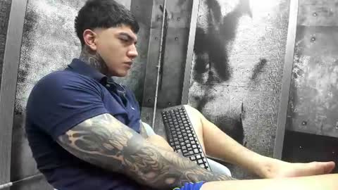 Snapshot of gury_tattoo chatting on 06.12.26 Gury online show from 06.12.26