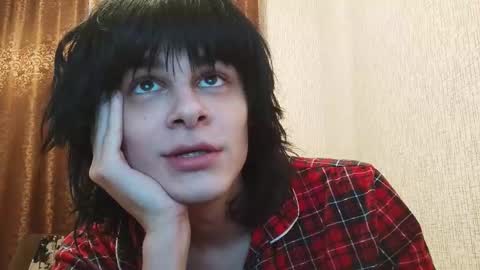 Snapshot of gushill_ chatting on 11.25.25 gushill_ online show from 11.25.25