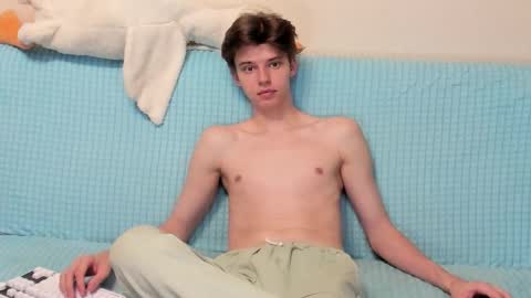 guy_liam1 online show from 10.31.25