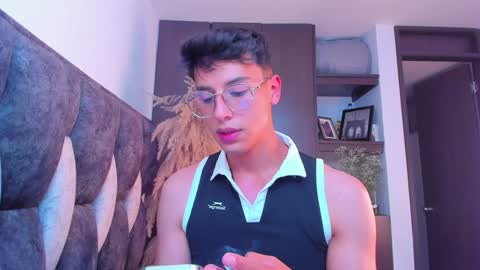Snapshot of guy_twinks chatting on 12.15.24 Gabriel online show from 12.15.24
