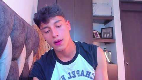 Snapshot of guy_twinks chatting on 12.23.24 Gabriel online show from 12.23.24