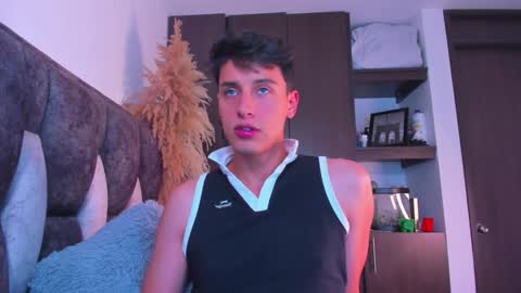 Snapshot of guy_twinks chatting on 01.09.25 Gabriel online show from 01.09.25