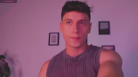 Snapshot of guy_twinks chatting on 02.26.26 Gabriel online show from 02.26.26