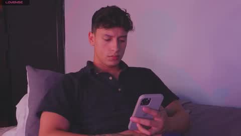 Snapshot of guy_twinks chatting on 03.06.26 Gabriel online show from 03.06.26