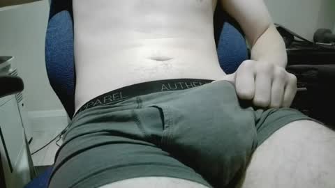 Snapshot of guyfromkent chatting on 07.27.26 guyfromkent online show from 07.27.26