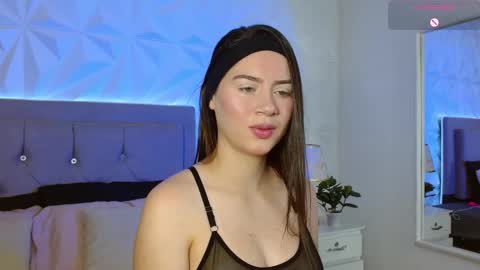 Gwen Drew online show from 09.14.25